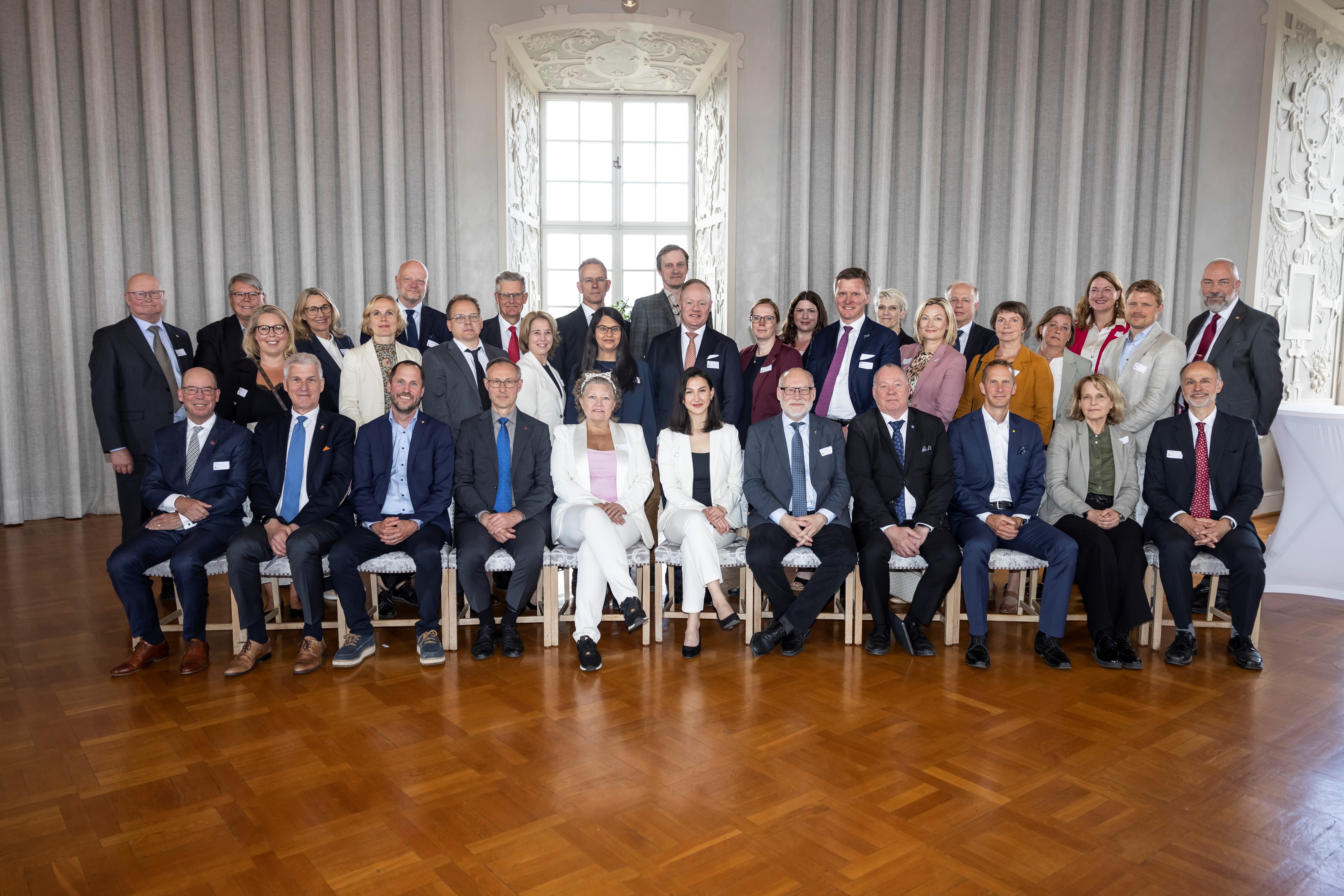 Den 14 juni samlades representanter för myndigheter, universitet och företag i samband undertecknadet av en avsiktsförklaring om ökat samarbete inom life science mellan Region Stockholm och Region Uppsala.