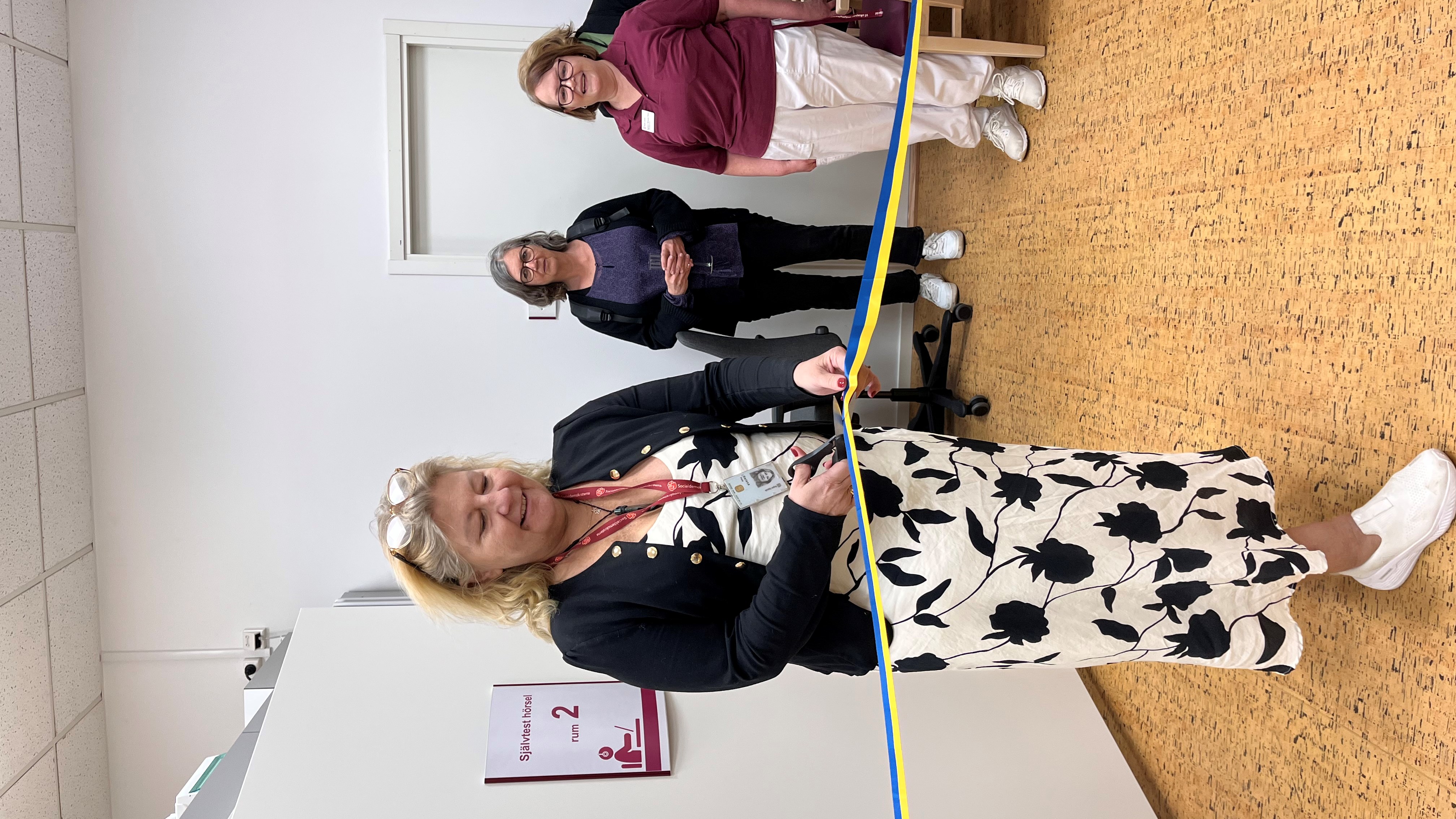 På måndagen invigde regionstyrelsens ordförande Helena Proos Region Uppsalas nya självtest av hörsel.