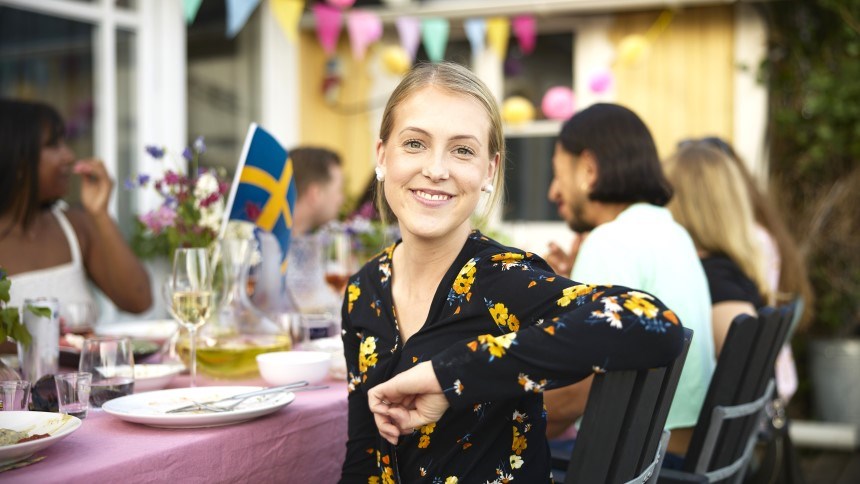 Kvinnlig personal och kvinnlig patient i samtal