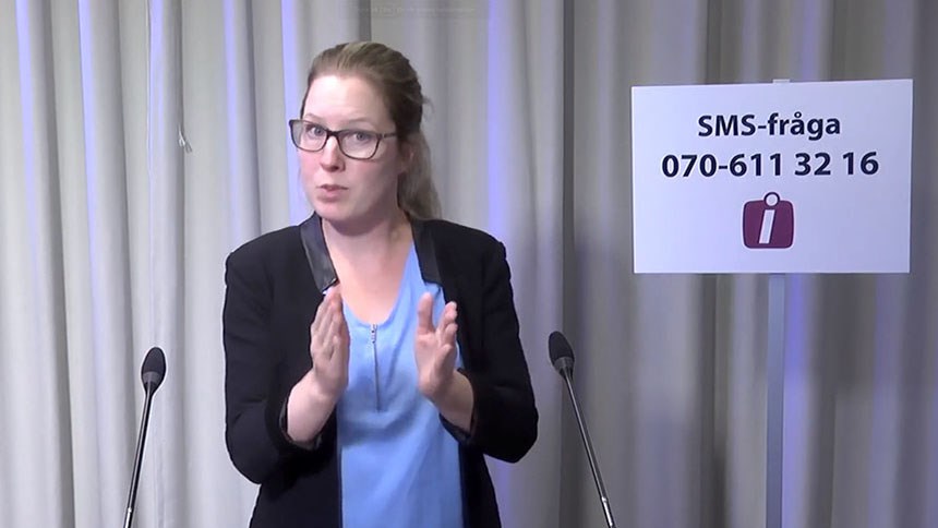 My S&auml;fstr&ouml;m gestikulerar engagerat.