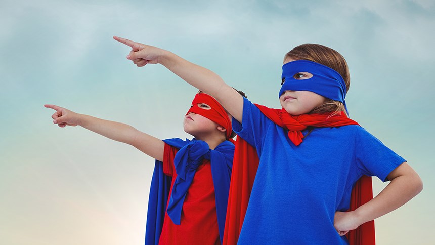 Barn utklädda till superhjältar