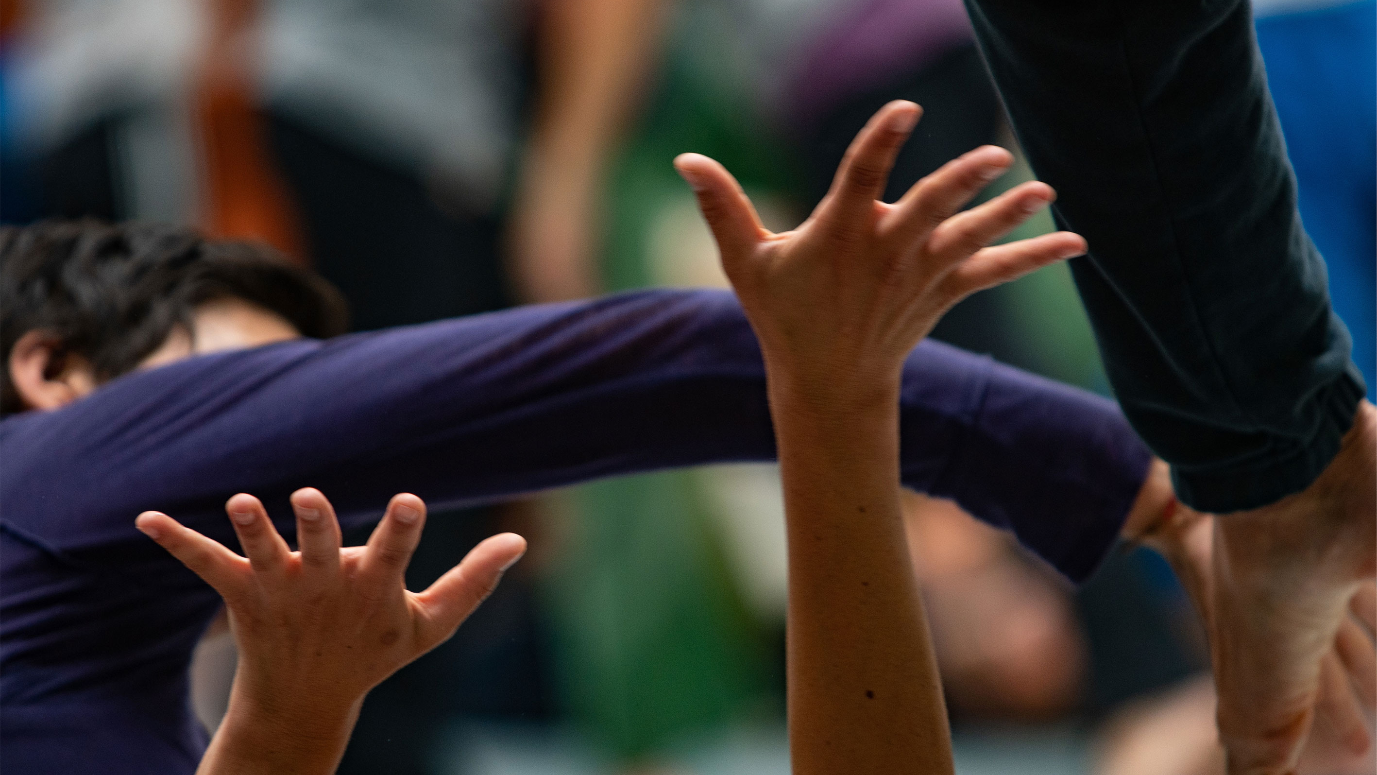 Dansare uppträder på scen